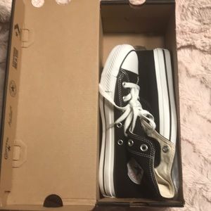 Unisex hi-top Converse All Star Black size 6 men/8 women